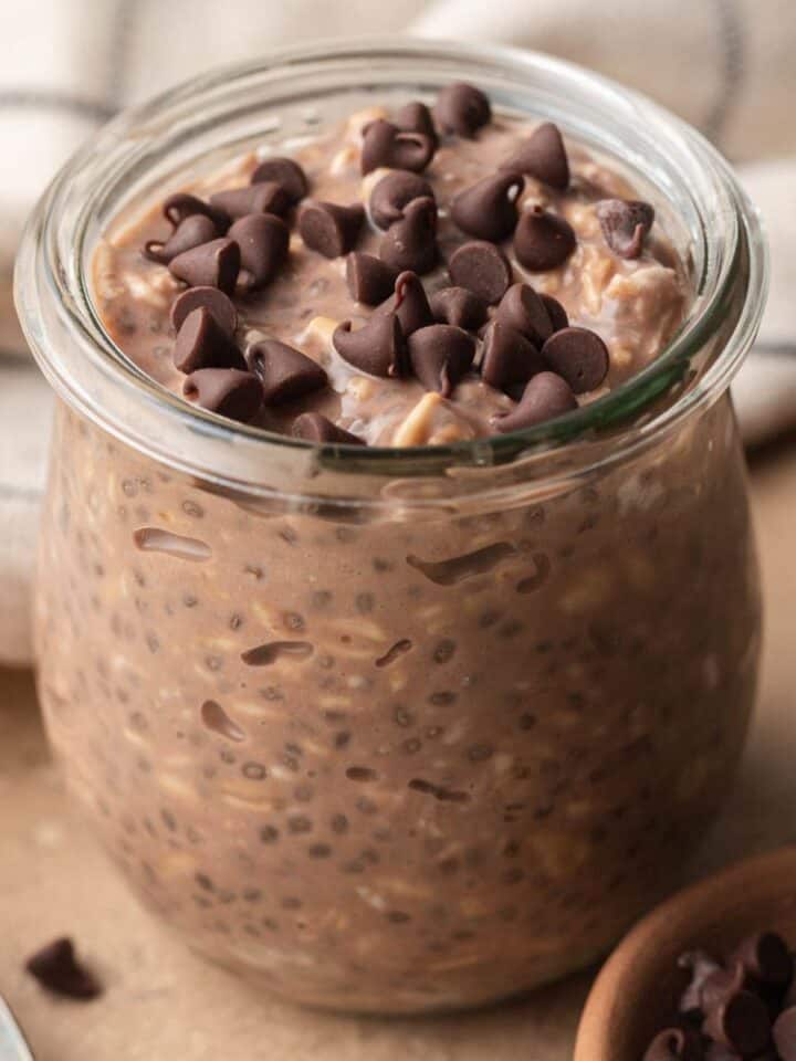 Chocolate protein overnight oats that are ready to enjoy!