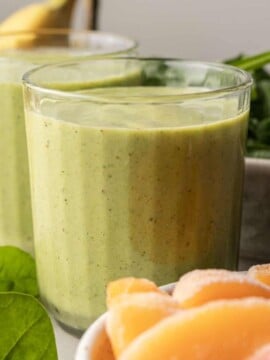 Green smoothie in clear class ready to be enjoyed!