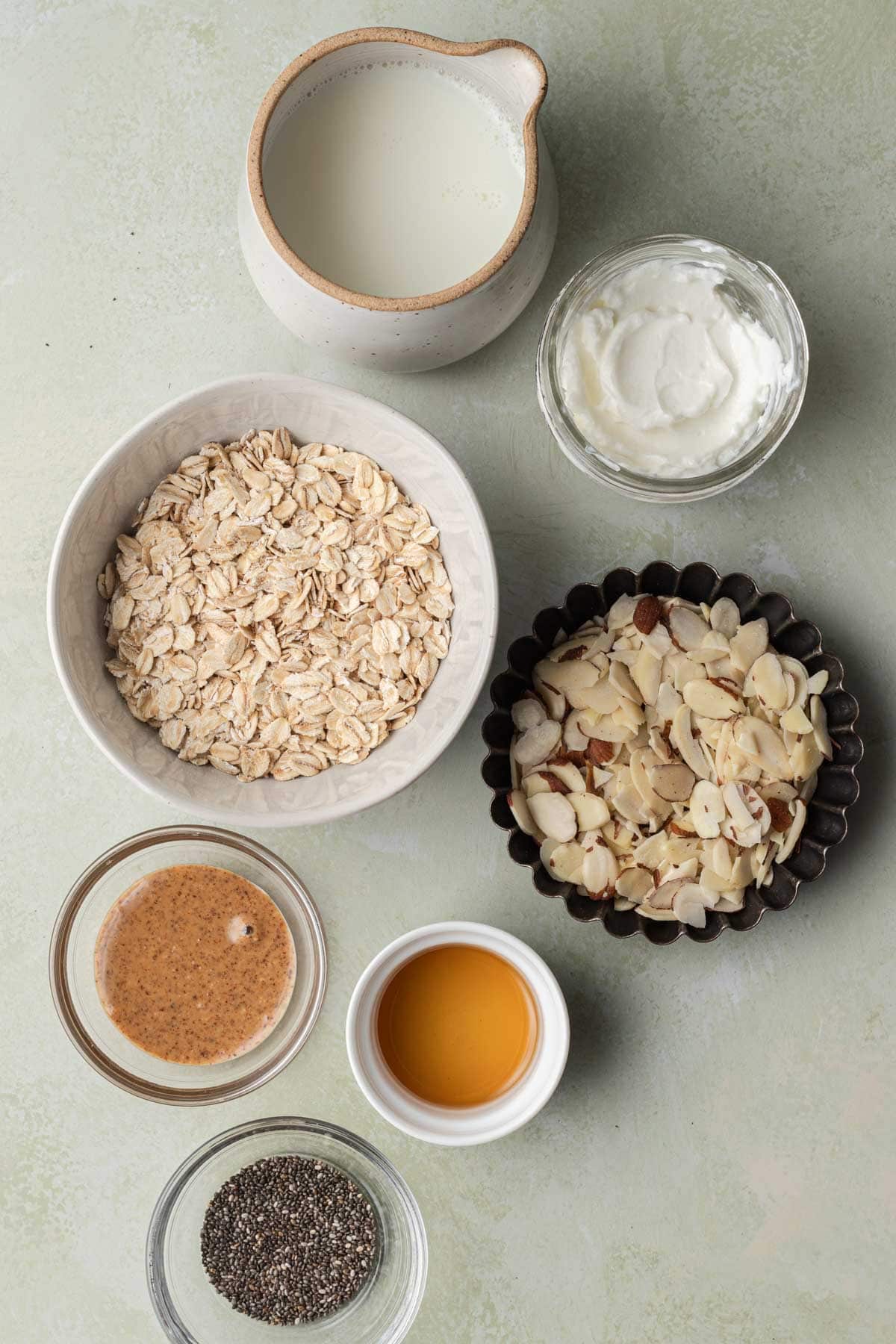 ingredients needed to make almond butter overnight oats.