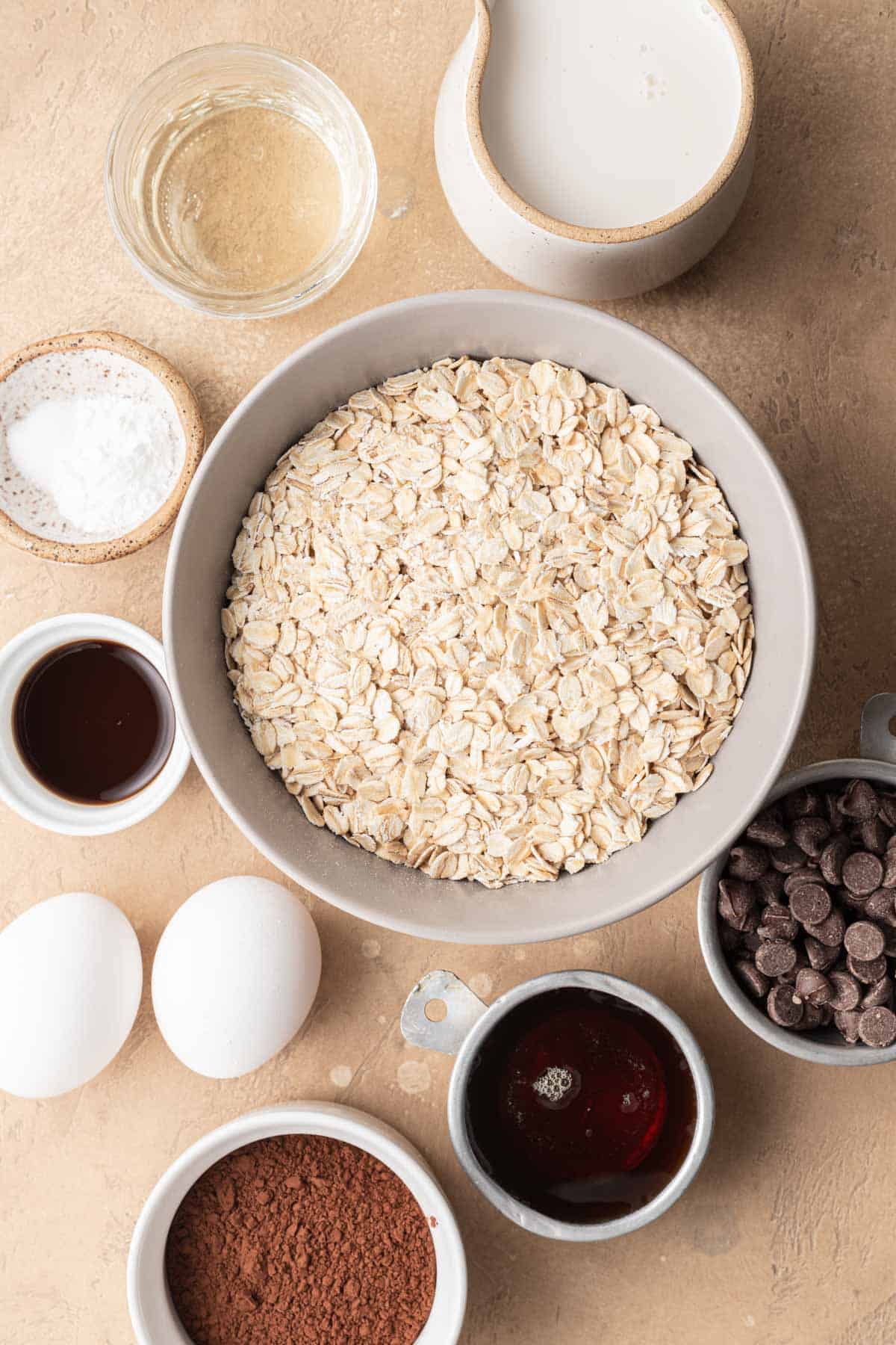 ingredients needed to make brownie baked oats.